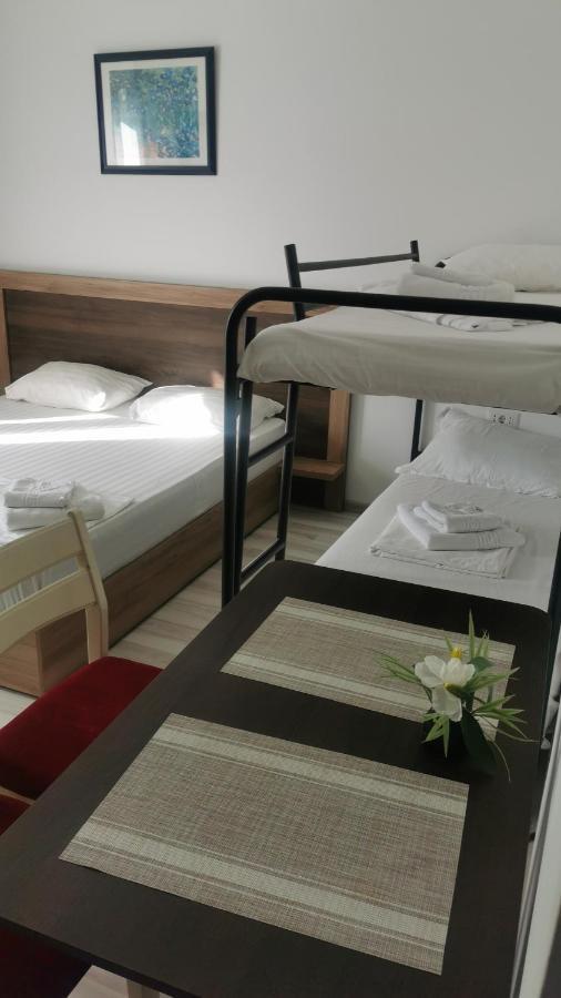 ヤシ Ipsilanti Houseアパートホテル エクステリア 写真